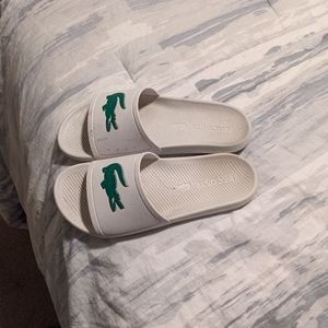 Have multiple sndals